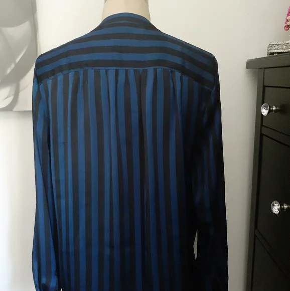 Vince Camuto Blouse - Picture 4 of 7